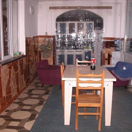 Guest House Oasis - Tvishi Esterno foto
