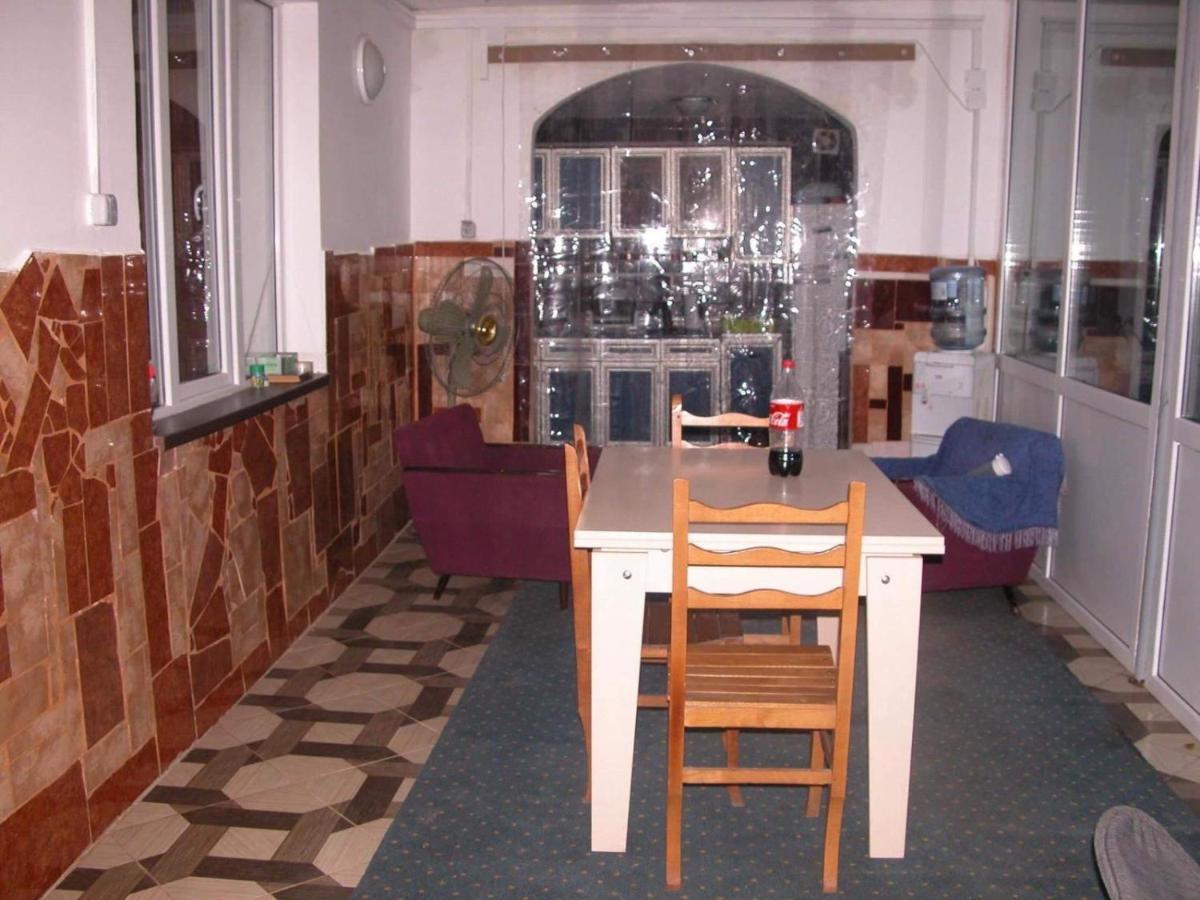 Guest House Oasis - Tvishi Esterno foto