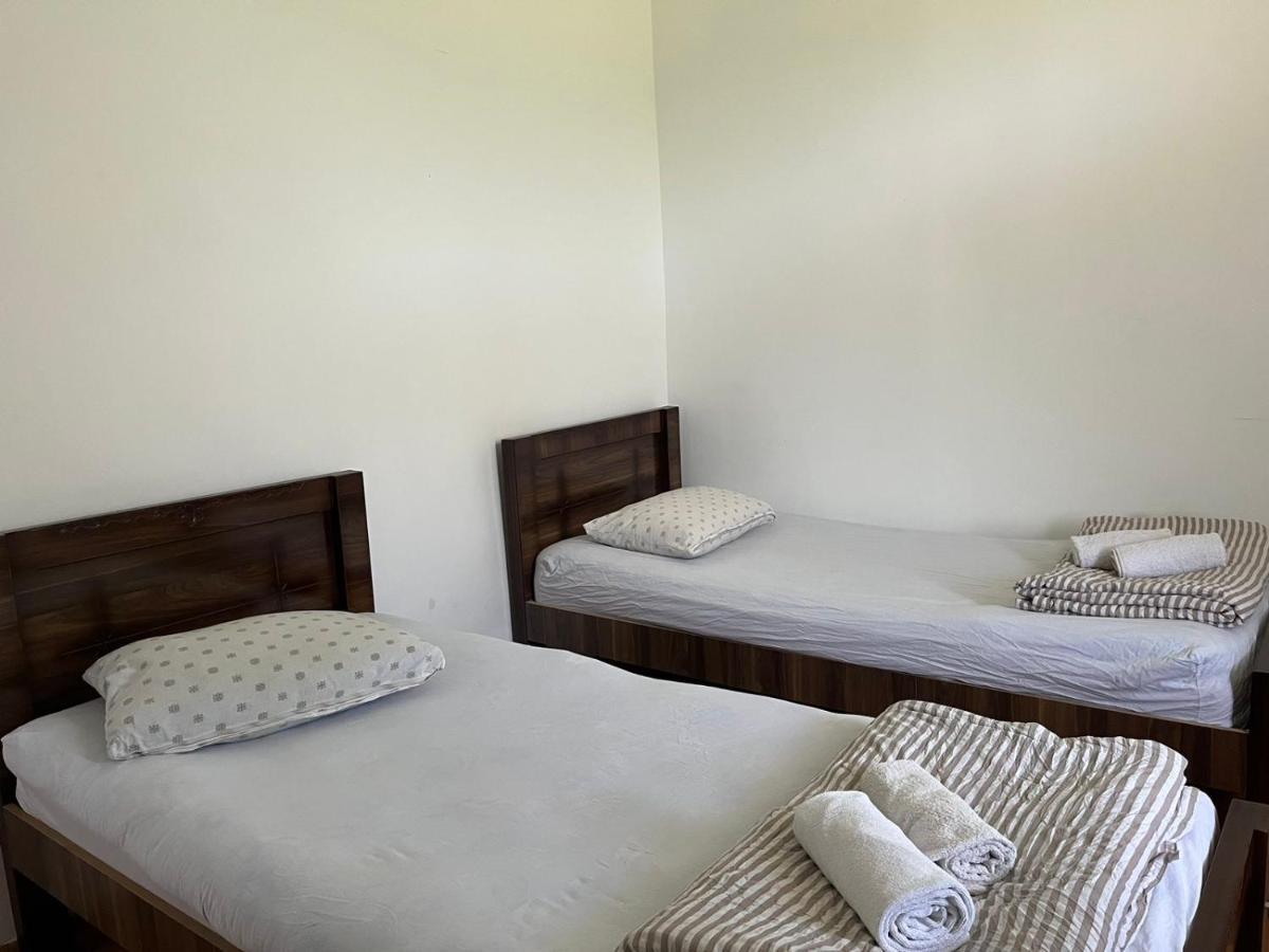 Guest House Oasis - Tvishi Esterno foto