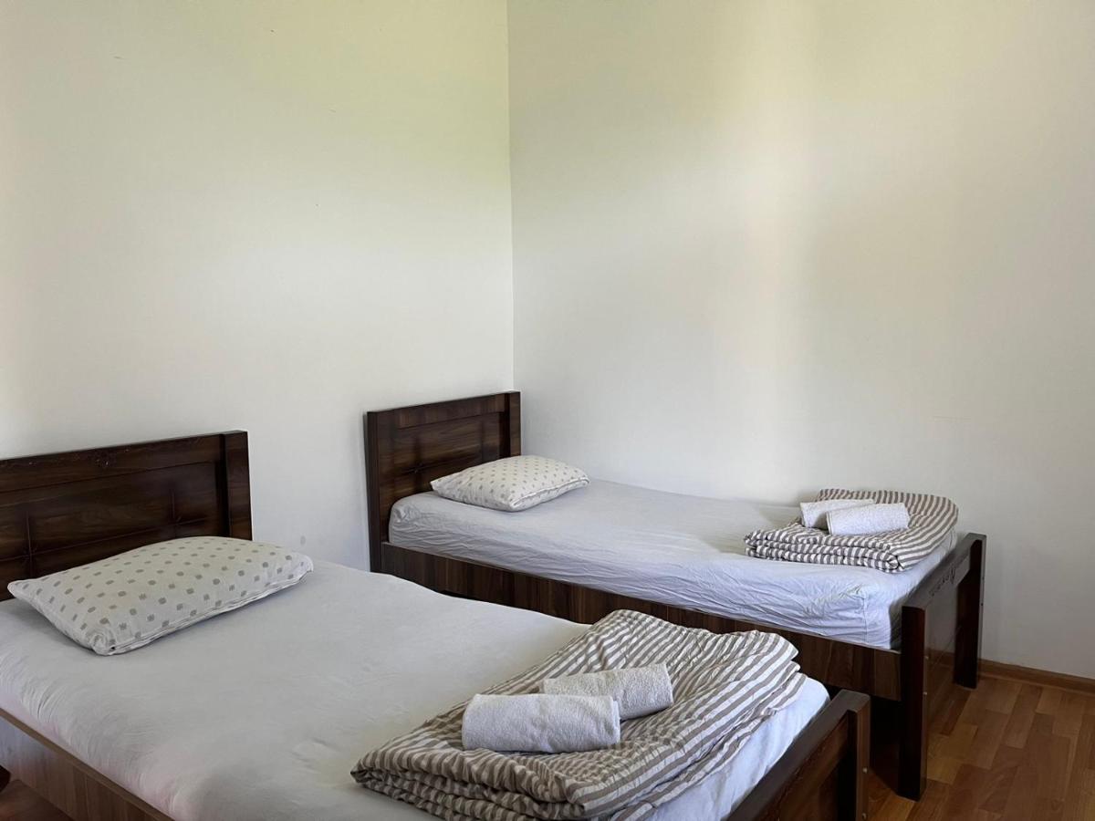 Guest House Oasis - Tvishi Esterno foto