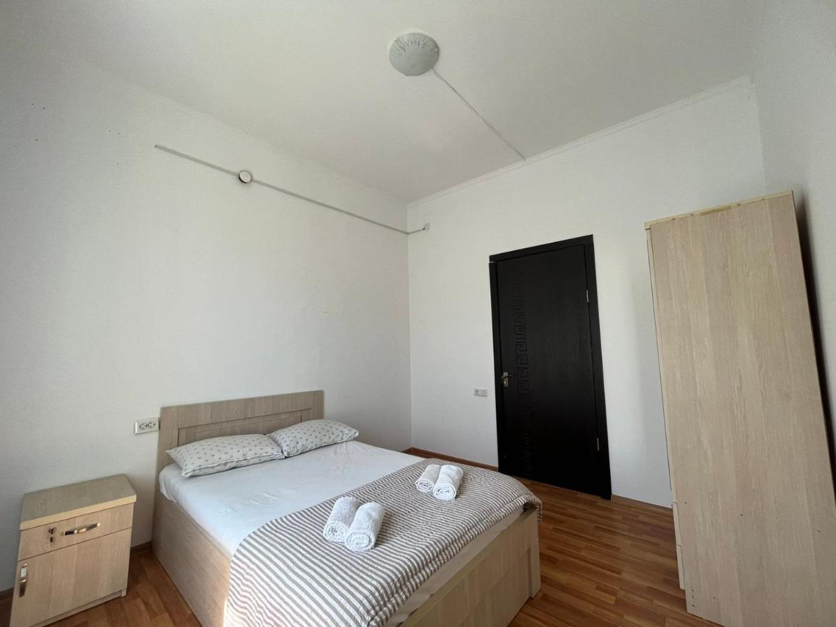 Guest House Oasis - Tvishi Esterno foto